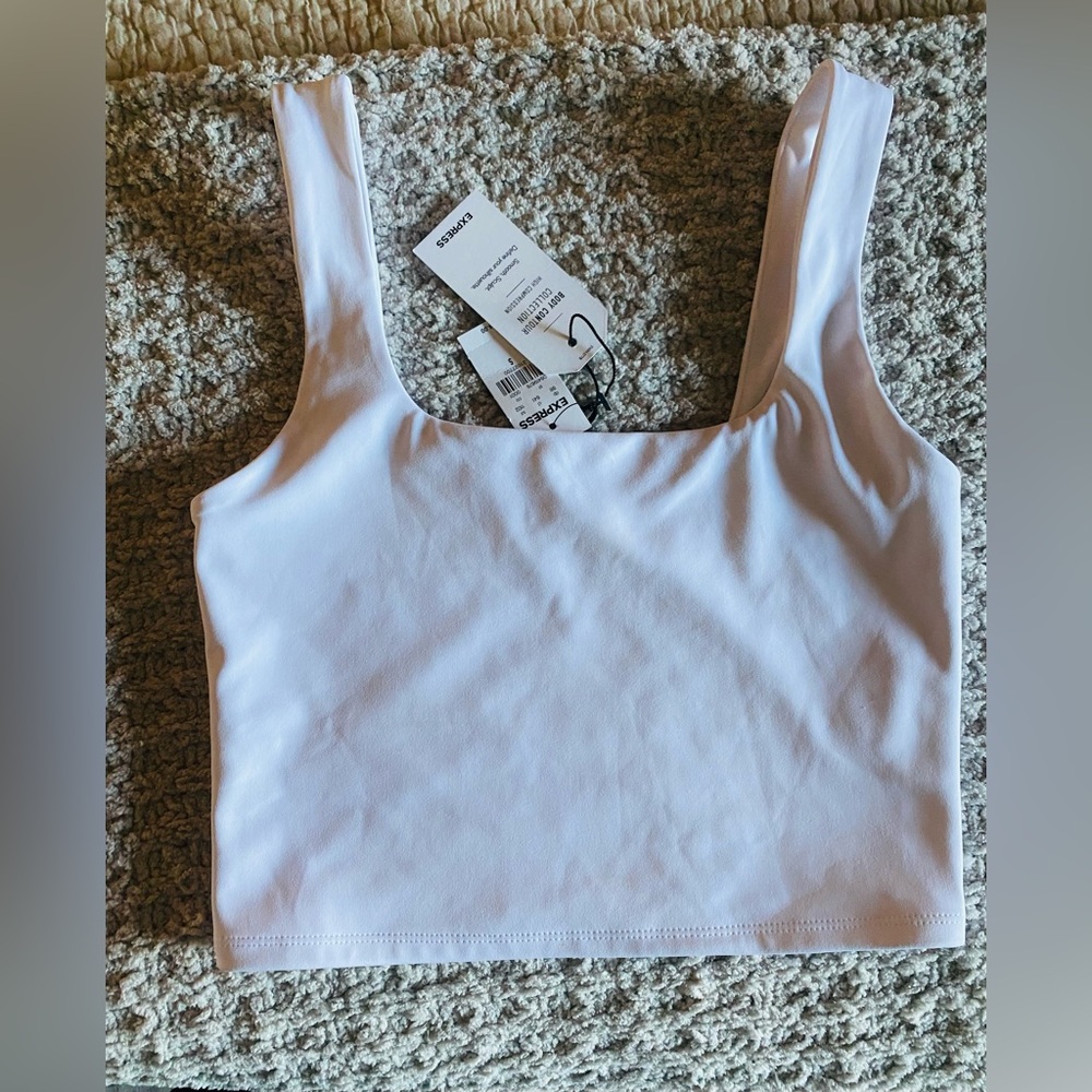 Body Contour Crop Tank